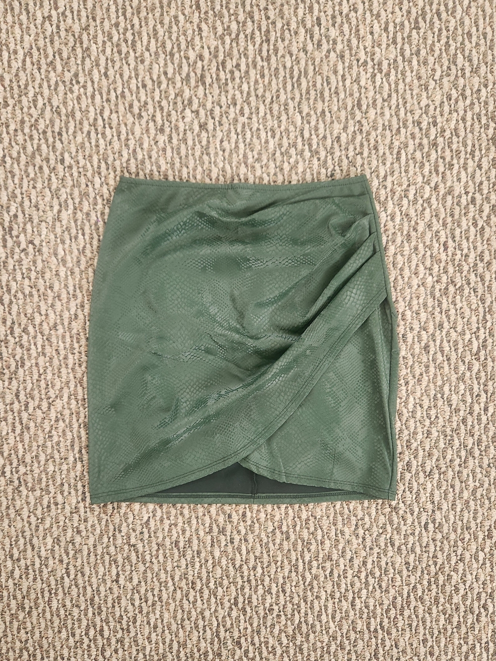 Windsor Olive Faux-Snake Print Mini Skirt With Side Ruching Size Medium